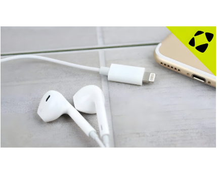 A1748 Apple EarPods Lightning Connectivity, Superior Audio – In-Ear Canal Headset by Apple